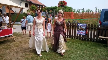 Na 19. tradicionalni prireditvi Pozdrav jeseni ob prazniku Marijinega vnebovzetja, veselo druženje Prlekov, Prekmurcev in Medžimurcev 82
